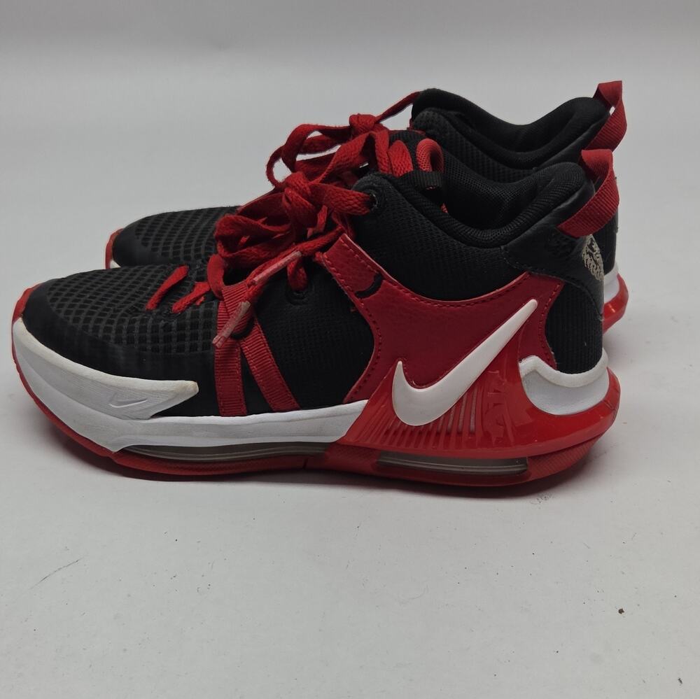 Nike LeBron Witness Unisex Kids Basketball Sneakers Black/Red/White 3.5y